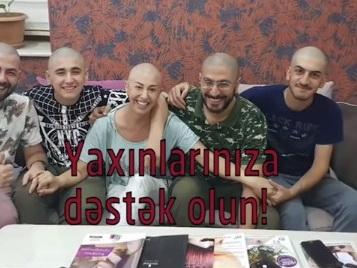 Семья ведущего Ильгара Микаилоглу побрилась налысо в поддержку его супруги, болеющей раком – ВИДЕО 