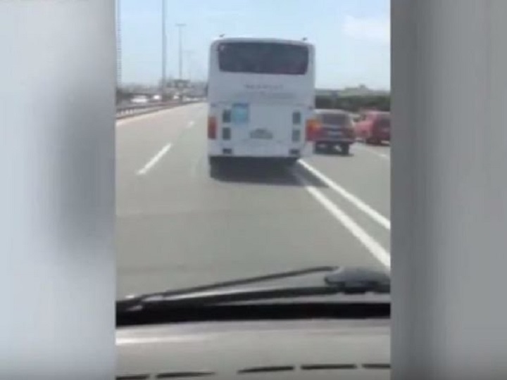 Bakıda avtobus sürücüləri “avtoşluq” etdilər – VİDEO