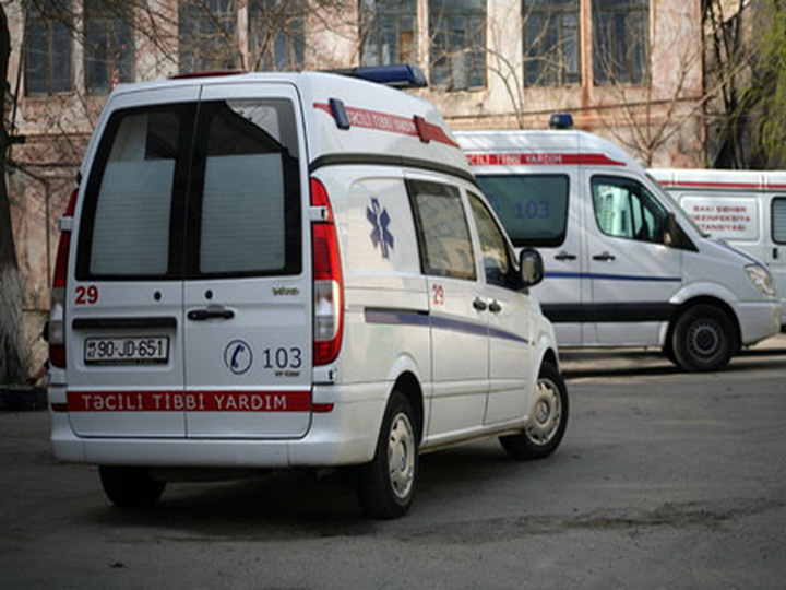 В Баку самосвал протаранил пассажирский автобус, множество пострадавших