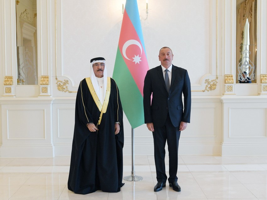 Президент Ильхам Алиев принял верительные грамоты новоназначенного посла Королевства Бахрейн в Азербайджане - ФОТО