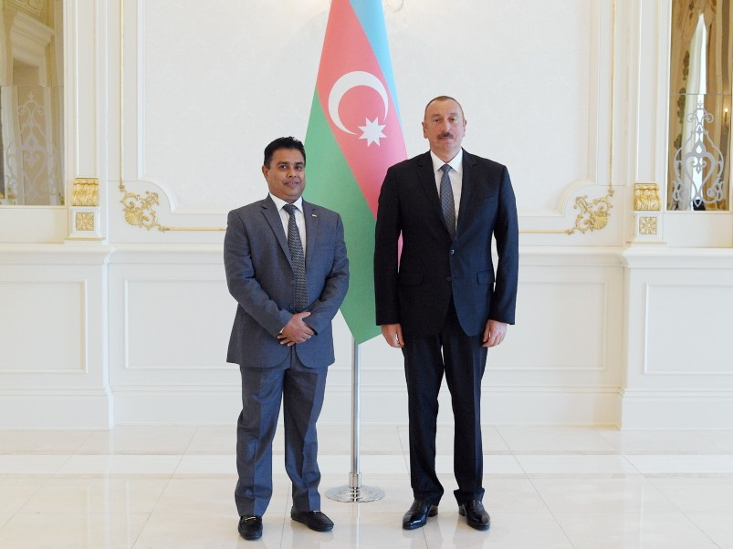 Президент Ильхам Алиев принял верительные грамоты новоназначенного посла Шри-Ланки в Азербайджане - ФОТО