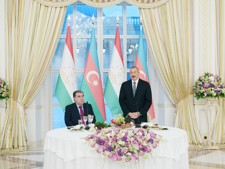 В Азербайджане был дан официальный прием в честь президента Таджикистана - ФОТО