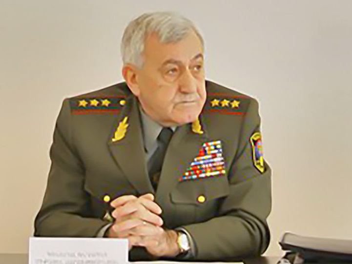 Экс-министр обороны Армении объявлен в международный розыск