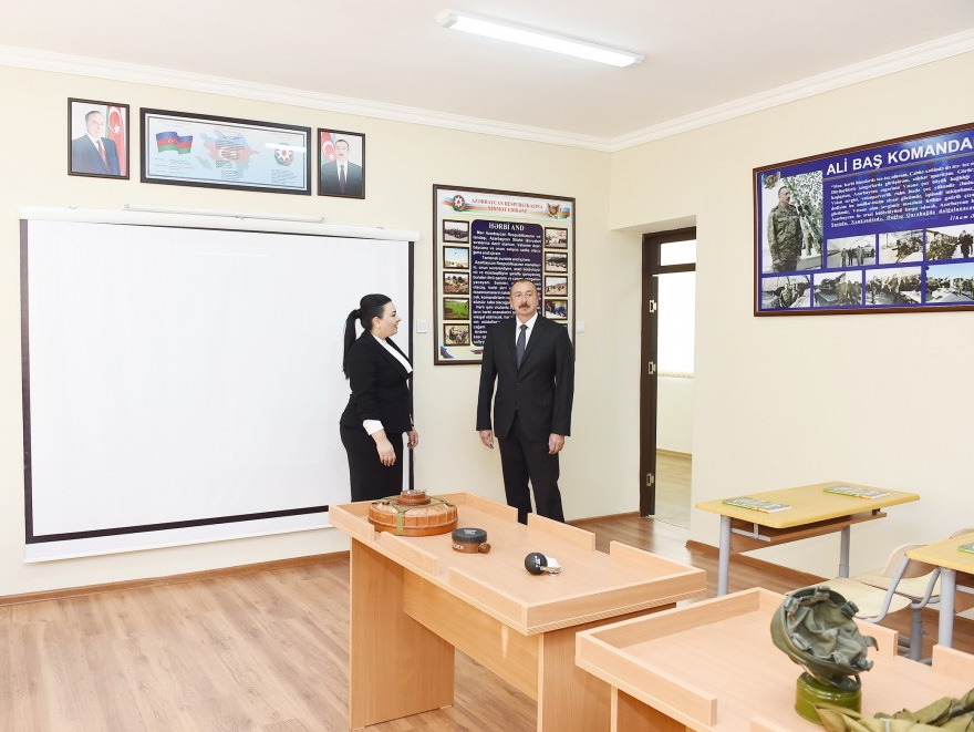 Президент Ильхам Алиев ознакомился с условиями, созданными в школе №227 - ФОТО