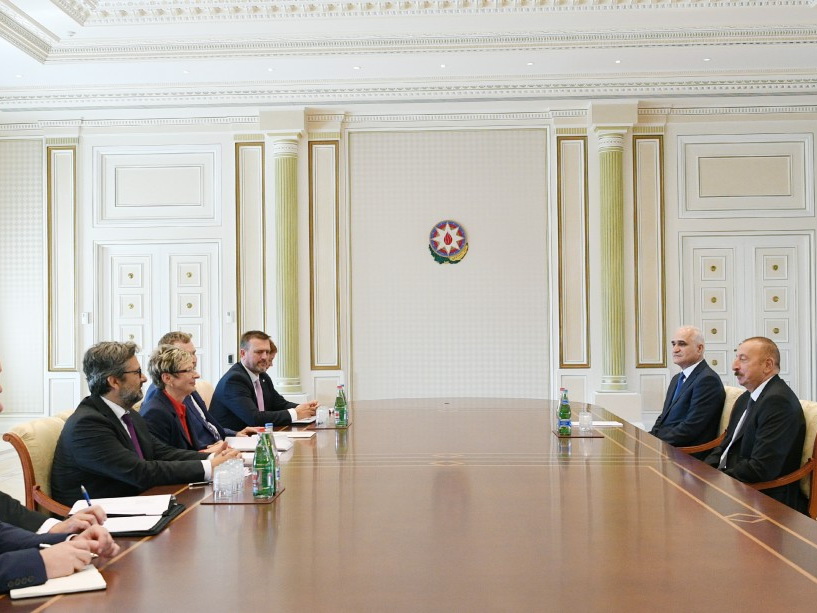 Президент Ильхам Алиев принял делегацию во главе с министром промышленности и торговли Чехии - ФОТО
