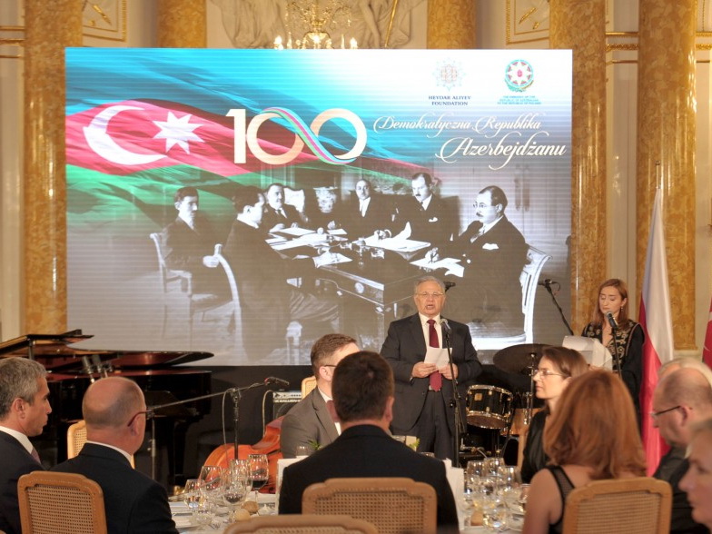 При организационной поддержке Фонда Гейдара Алиева в Варшаве отмечено 100-летие АДР - ФОТО