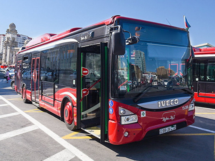 В Баку изменяется путь движения 18 автобусных маршрутов