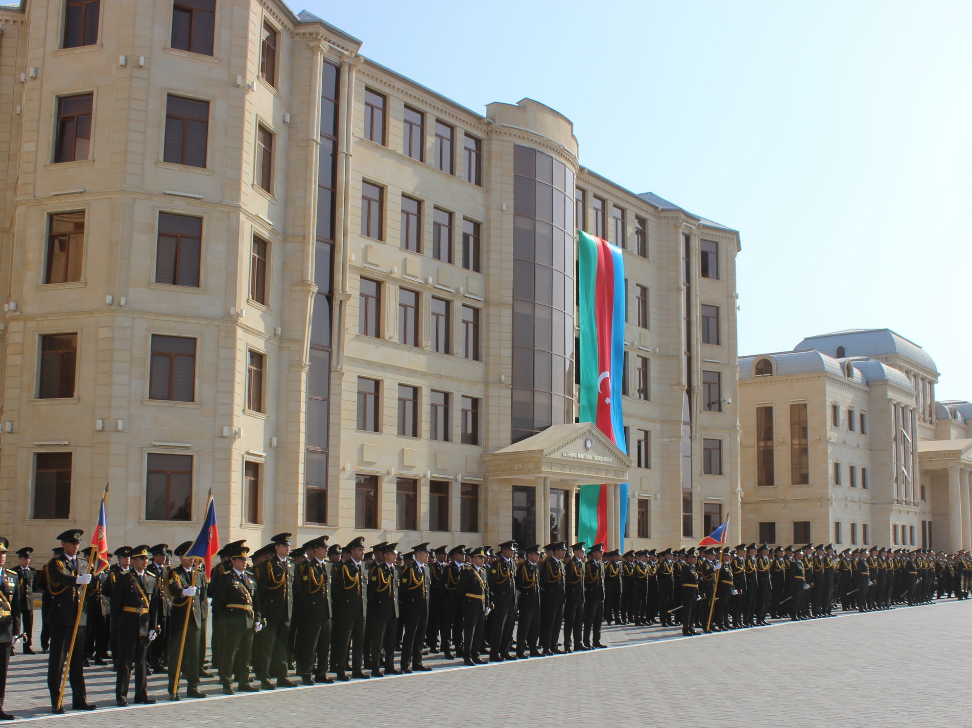  Церемония принятия присяги курсантами состоялась в Высшем военном училище Внутренних войск АР