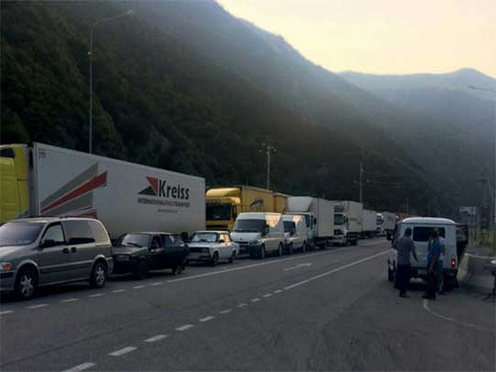 Армяне забеспокоились: Грузины не разрешают провозить через свою территорию зерновые продукты на автотранспорте