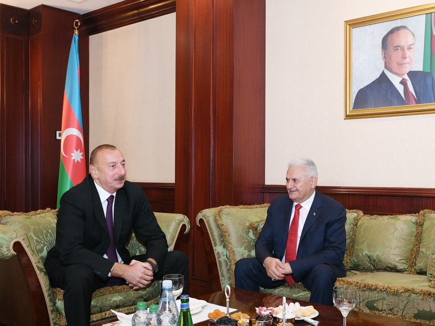 Президент Азербайджана встретился с председателем Великого Национального собрания Турции - ФОТО