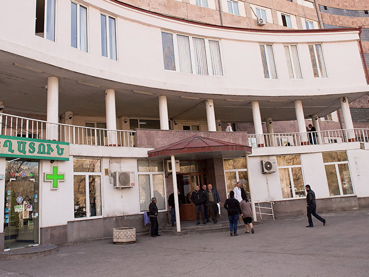 Взрыв в больнице в Ереване: есть погибший