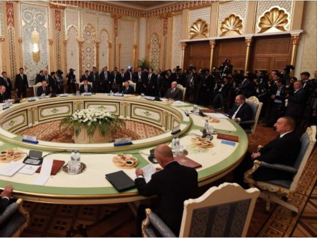 Нагорно-карабахский конфликт: на фоне визита президента России в Баку и саммита СНГ в Душанбе