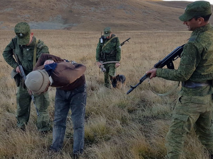 Российские пограничники задержали гражданина Турции: пытался пересечь границу с Арменией