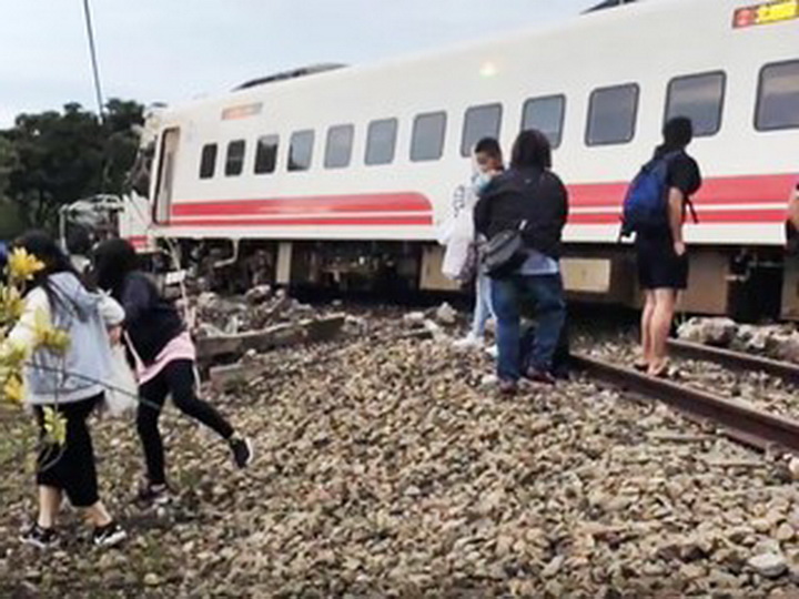 На Тайване число пострадавших в железнодорожной аварии достигло 132 человек - ОБНОВЛЕНО