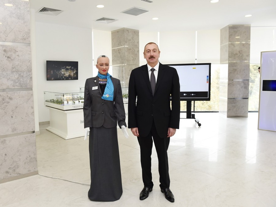 Легендарный робот София пообщалась с Президентом Ильхамом Алиевым - ФОТО – ВИДЕО