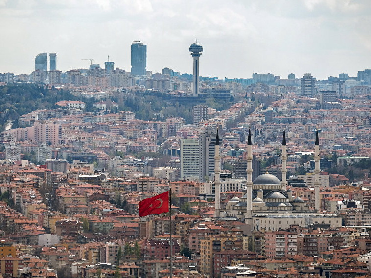В Турции при взрыве на складе боеприпасов погибли семь человек