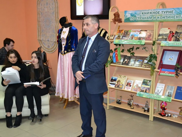 В Мурманске открылась выставка, посвященная Дню Конституции Азербайджана - ФОТО