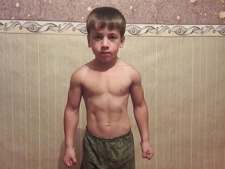 Пятилетний чеченец отжался больше четырех тысяч раз и побил рекорд - ФОТО – ВИДЕО