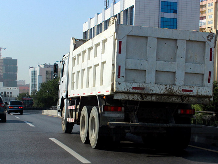 Дорожная полиция о том, когда грузовикам можно въезжать в Баку