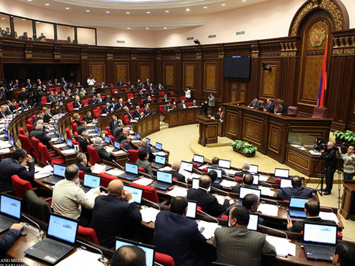 В парламентских выборах в Армении хотят принять участие 11 партий и блоков