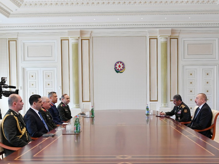 Президент Ильхам Алиев принял делегацию под руководством начальника Генерального штаба Вооруженных сил Турции
