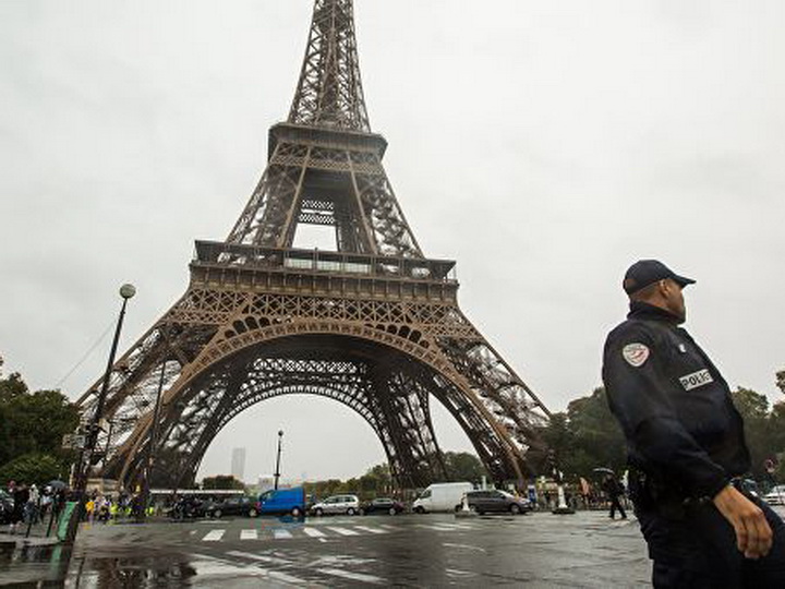 В Париже из-за протестов закроют Эйфелеву башню