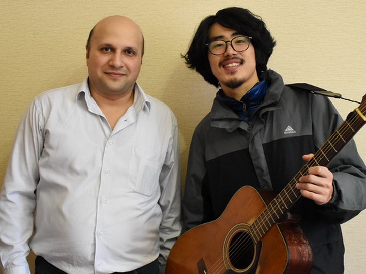 История о том, как уличный музыкант из Нагасаки оказался в редакции 1news.az – ФОТО - ВИДЕО