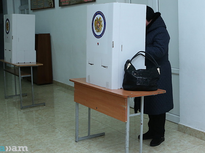 Армянские СМИ сообщают о нарушениях на выборах в парламент страны