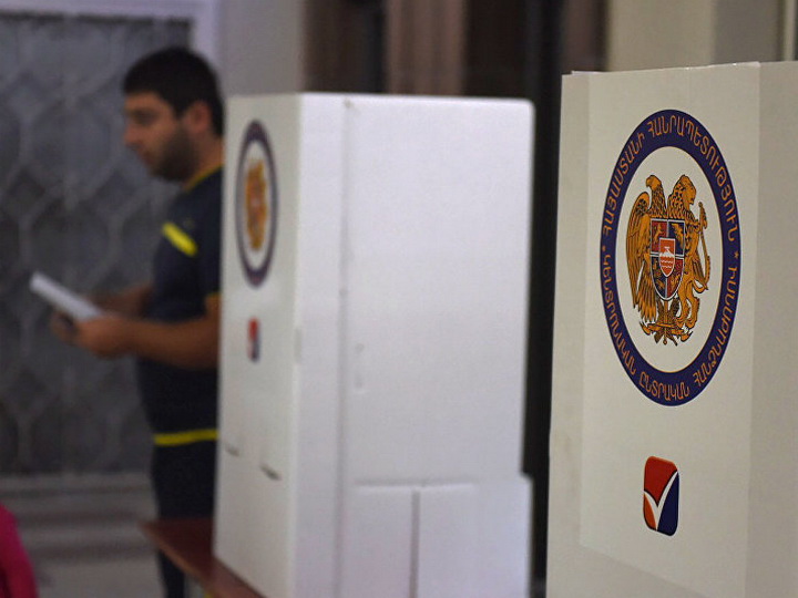 В Ереване мужчина не смог проголосовать, так как не знал ни одного кандидата в парламент
