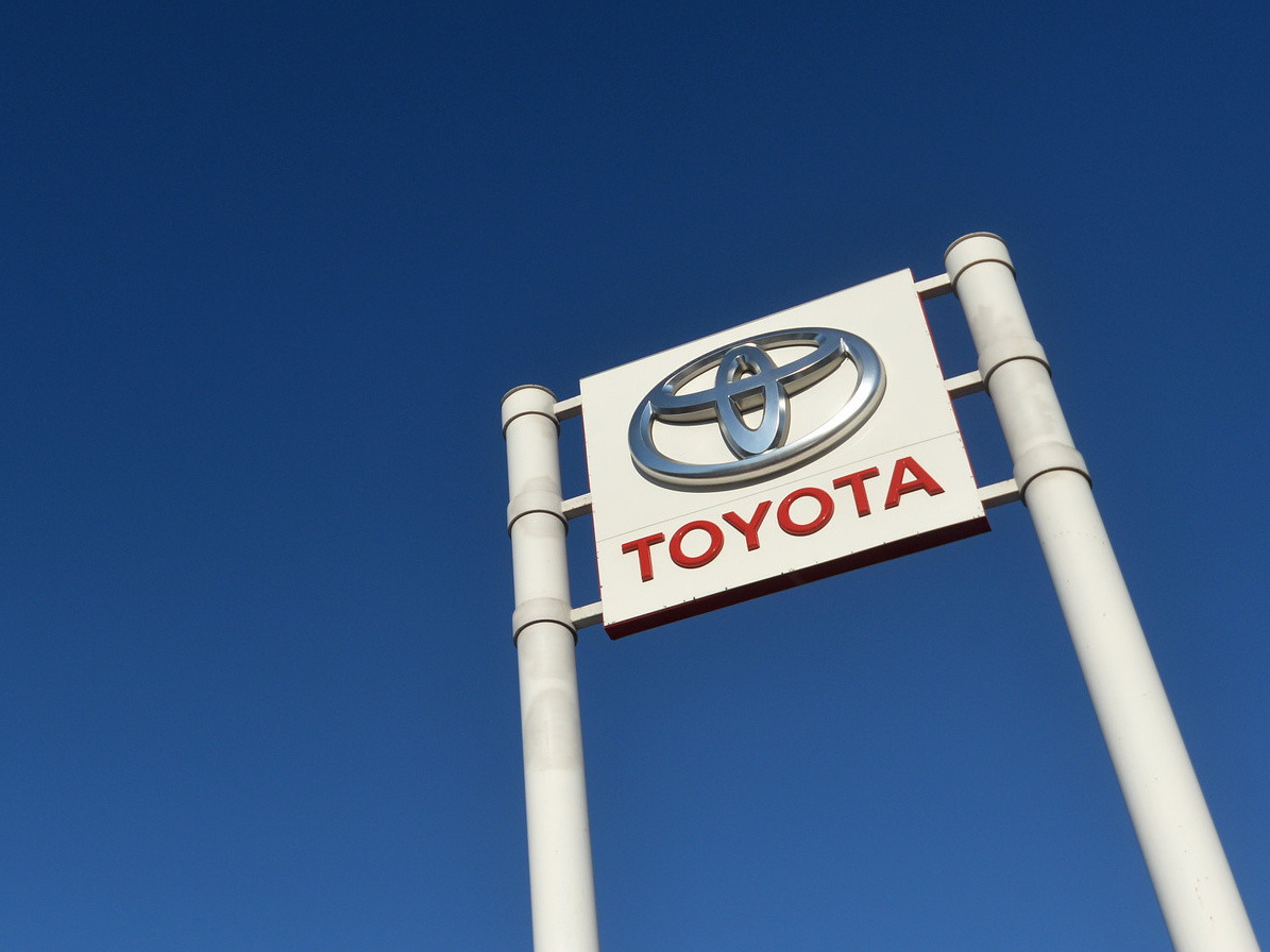 Toyota отзывает 13 тысяч машин в Китае из-за дефекта фар