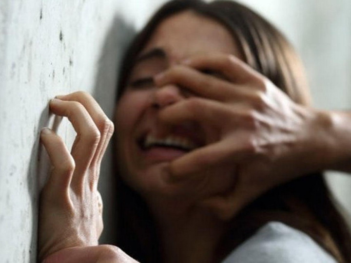 В Баку суд оправдал мужчину, обвиняемого в изнасиловании родственницы жены