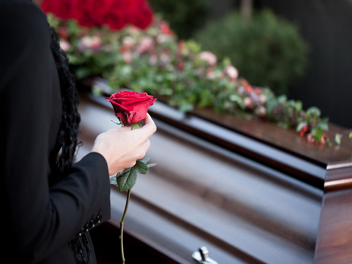 В Аргентине остановили похороны из-за странных звуков из гроба