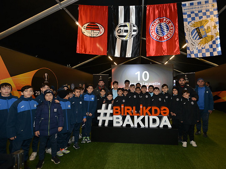 Дети из футбольных клубов стали первыми посетителями Музея Лиги Европы УЕФА в Баку - ФОТО
