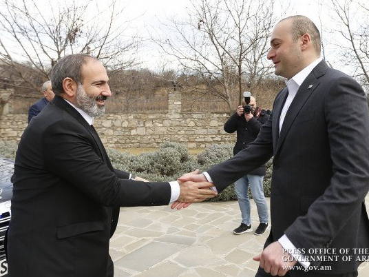 Премьер-министры Армении и Грузии провели неформальную встречу – ФОТО