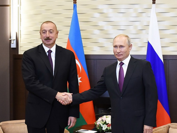 «Экспресс-фальшивка»: Кому на руку ухудшение отношений Москвы и Баку?