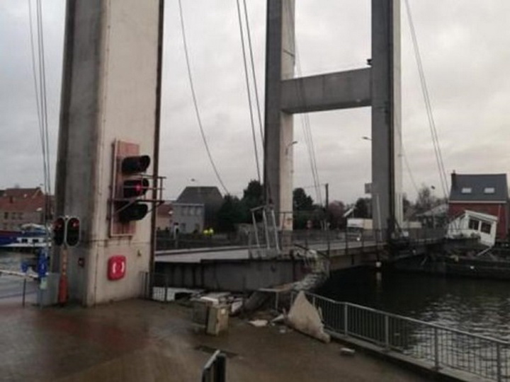 В Брюсселе обрушился мост