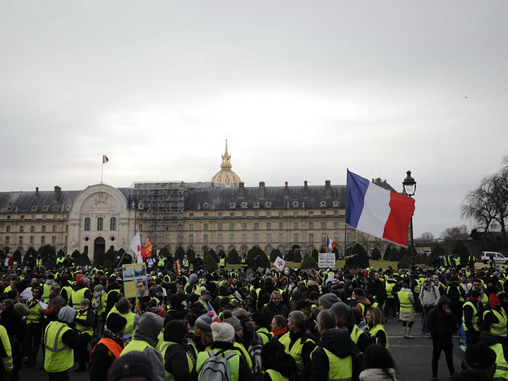 В Париже началась десятая акция протеста «желтых жилетов»