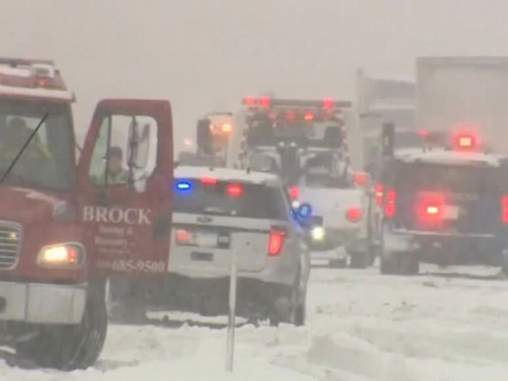 В США из-за снегопадов погибли три человека