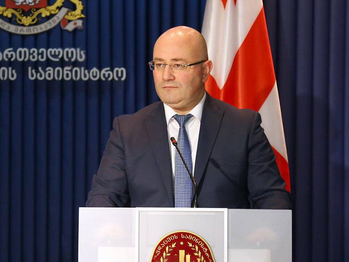 Министр обороны Грузии едет в Ереван