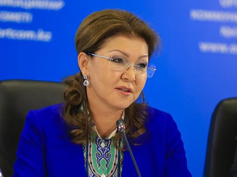 Dariqa Nazarbayeva Qazaxıstan parlamenti Senatının sədri seçilib