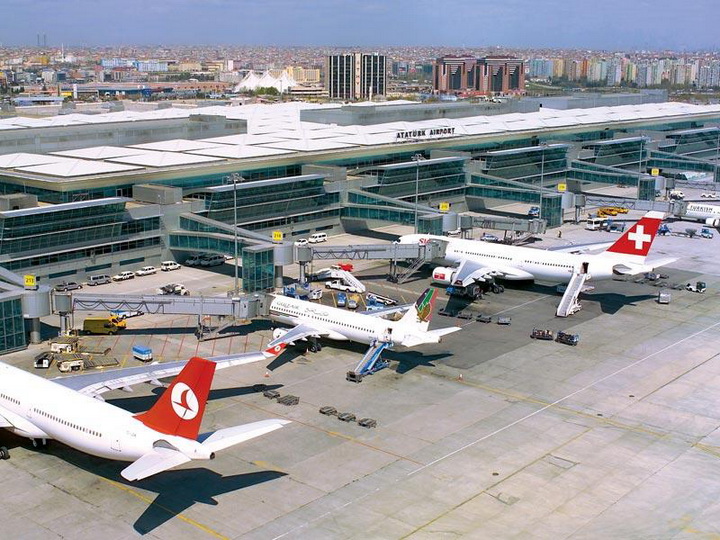 Турецкий международный аэропорт имени Ататюрка прекратил свою работу - ФОТО