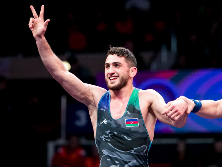 Два «золота», пять медалей: Азербайджанские борцы покоряют Бухарест – ВИДЕО