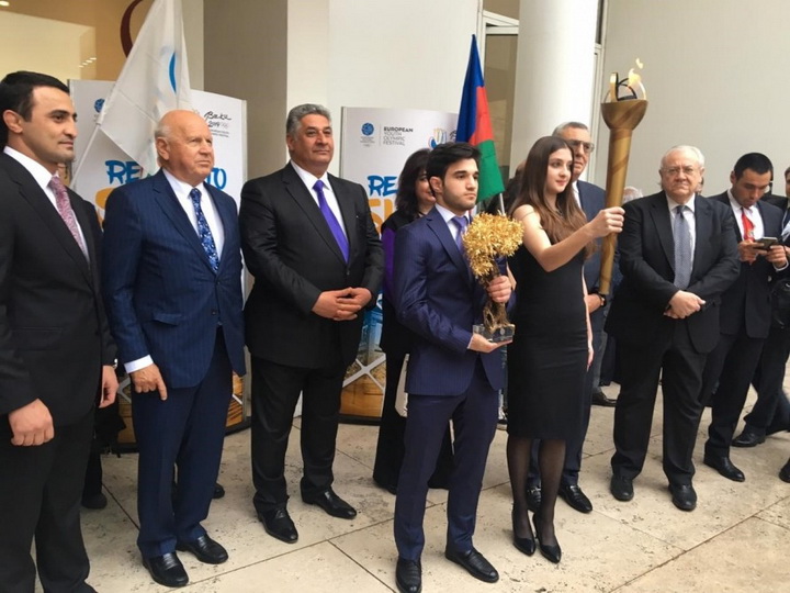 За 100 дней до Летнего Европейского юношеского олимпийского фестиваля факел передан Азербайджану - ФОТО