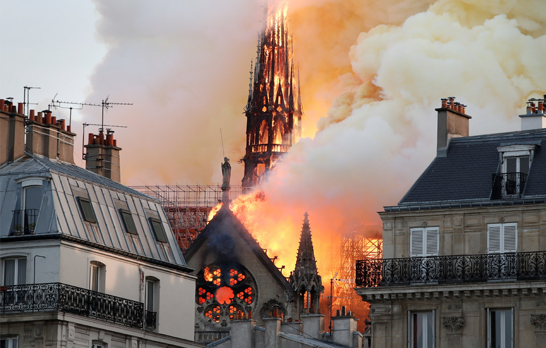 Макрон пообещал восстановить собор Парижской Богоматери за 5 лет