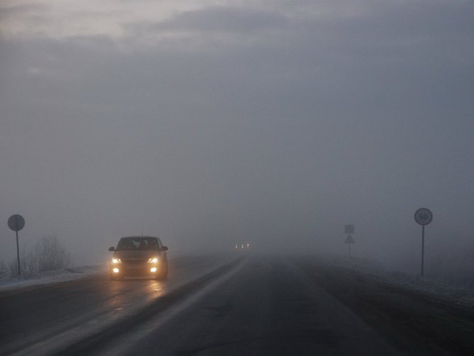 Дорожная полиция Баку предупредила водителей в связи с туманом