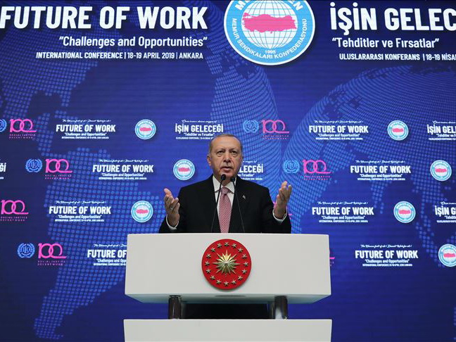 Эрдоган осудил двойные стандарты западных СМИ