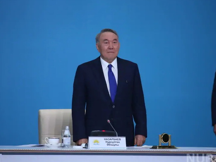 Назарбаев не смог сдержать слез во время съезда партии «Нур Отан» - ВИДЕО