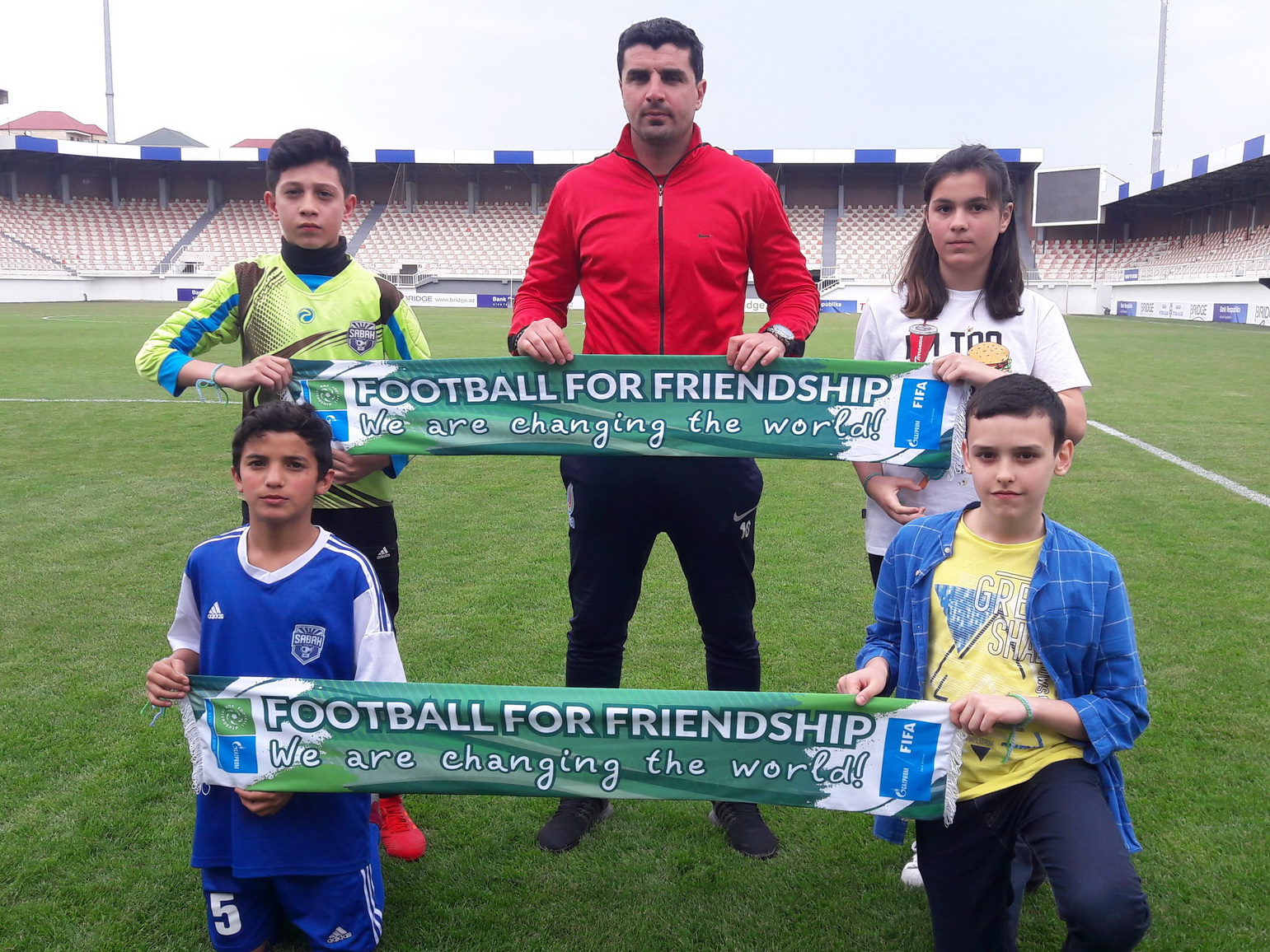 Наставник и футболисты «Сабаха» встретились с игроками U-12, которые примут участие на проекте «Футбол для дружбы» - ФОТО