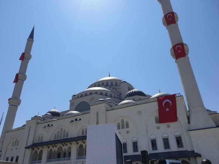 В Турции открылась самая большая мечеть - ФОТО