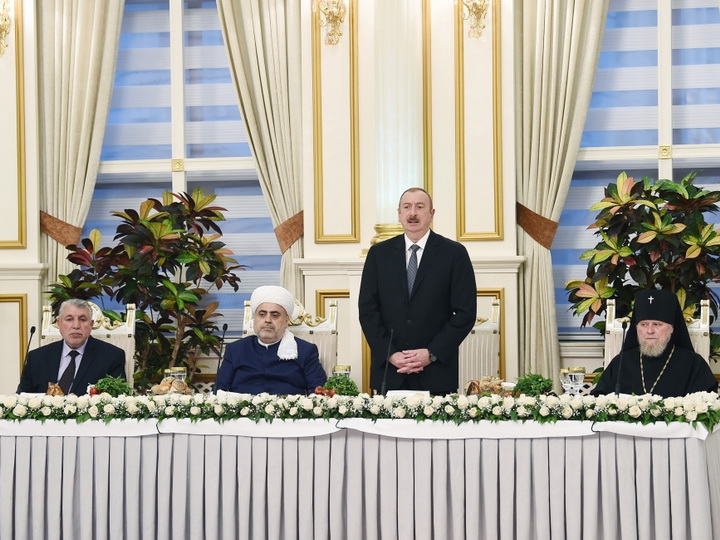 Президент Ильхам Алиев принял участие в церемонии ифтара по случаю священного месяца Рамазан - ФОТО